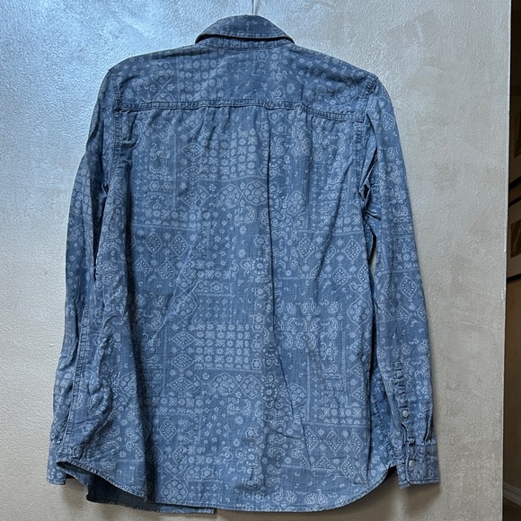 EUC Lands' End denim paisley button down size medium - Picture 5 of 5